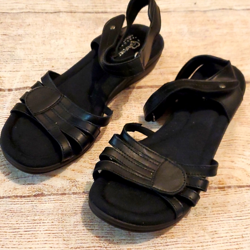 I.comfort by Sears black Maureen sandals sz 7.5M NIB